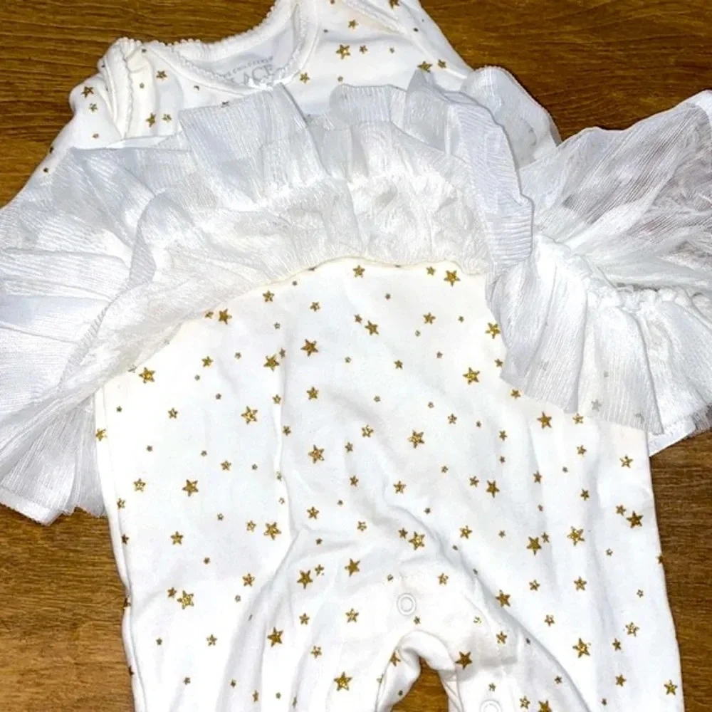 The childrens place onesie outfit 3-6 months